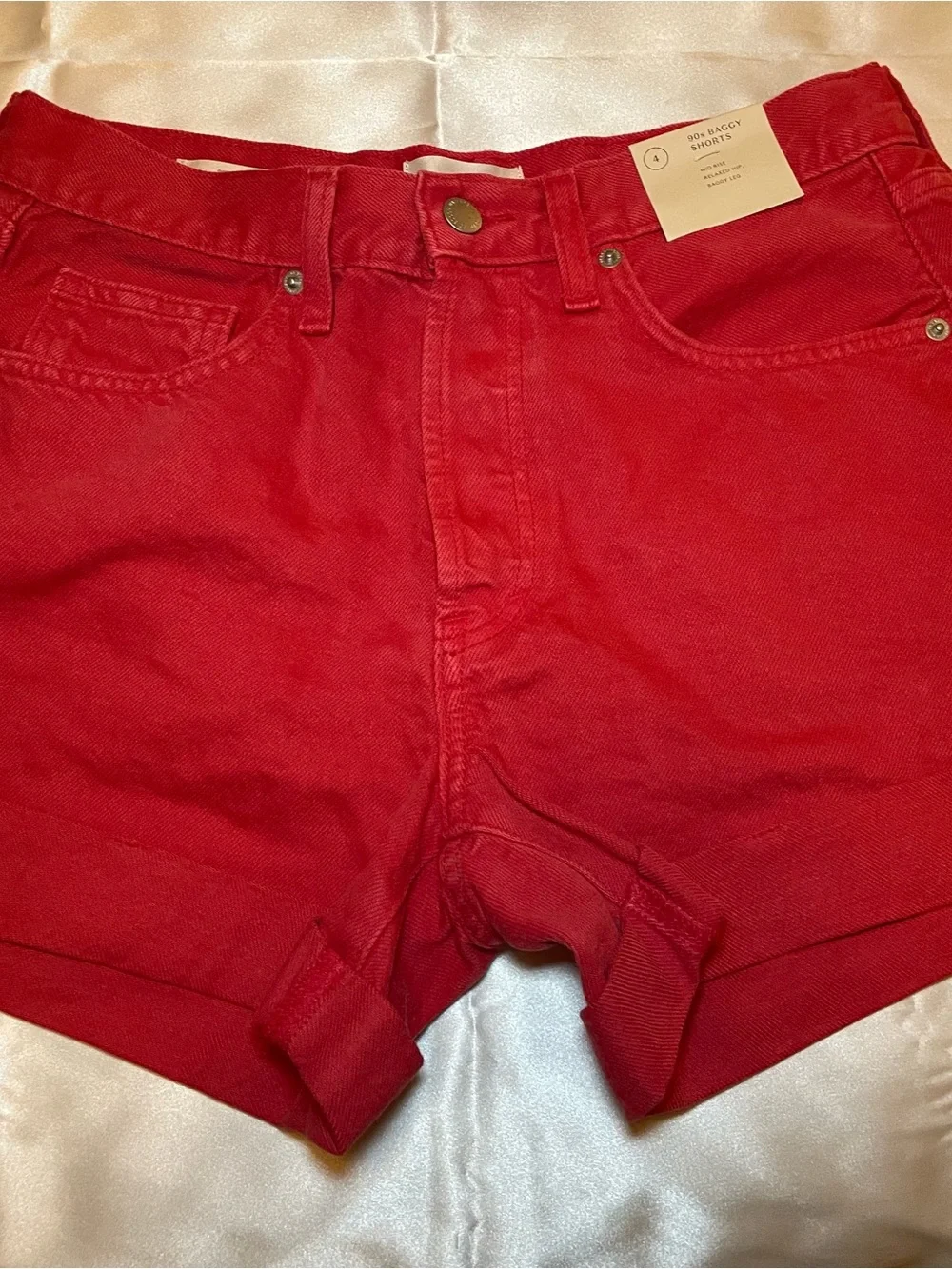 NWT Universal Thread Women’s 90s Baggy Denim Shorts Mid Rise Cuffed Red Size 4